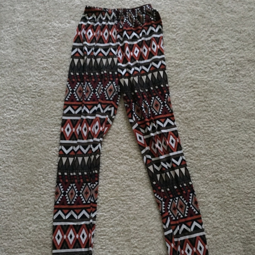 Very Soft Leggings w/ Unique Pattern
